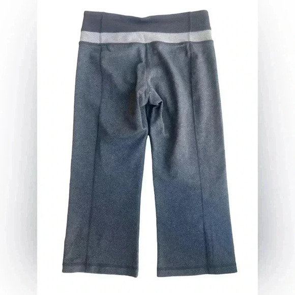 Lululemon cropped Color block Leggings. Gray Size 4 - Picture 2 of 10